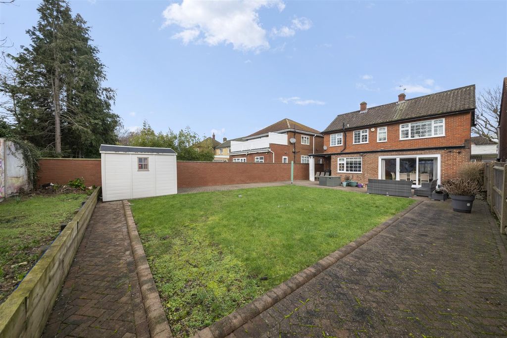 Property photo 2 of 19