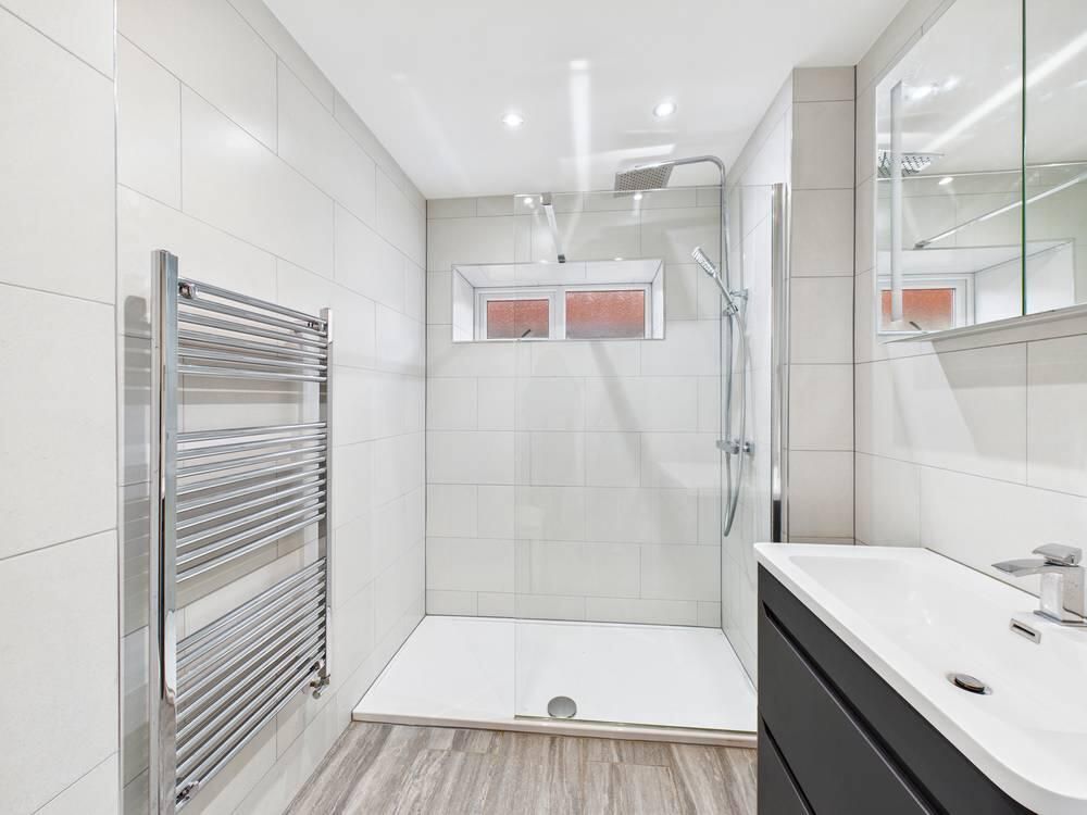 Property photo 3 of 30 Bathroom