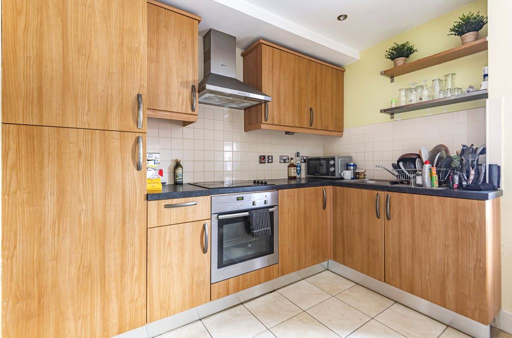 Property photo 2 of 9 Picture No. 11