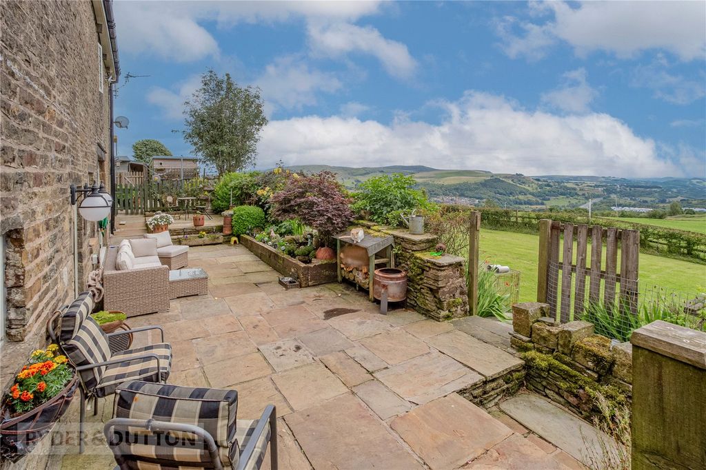 Property photo 3 of 40 Patio &amp; Views