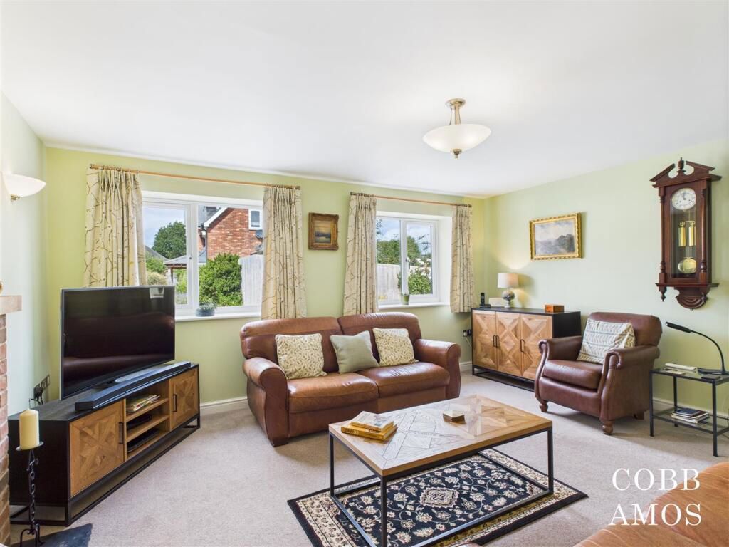 Property photo 3 of 36