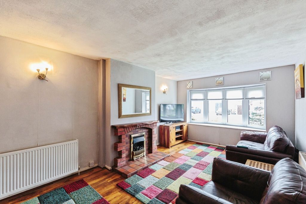 Property photo 2 of 18 Image 1