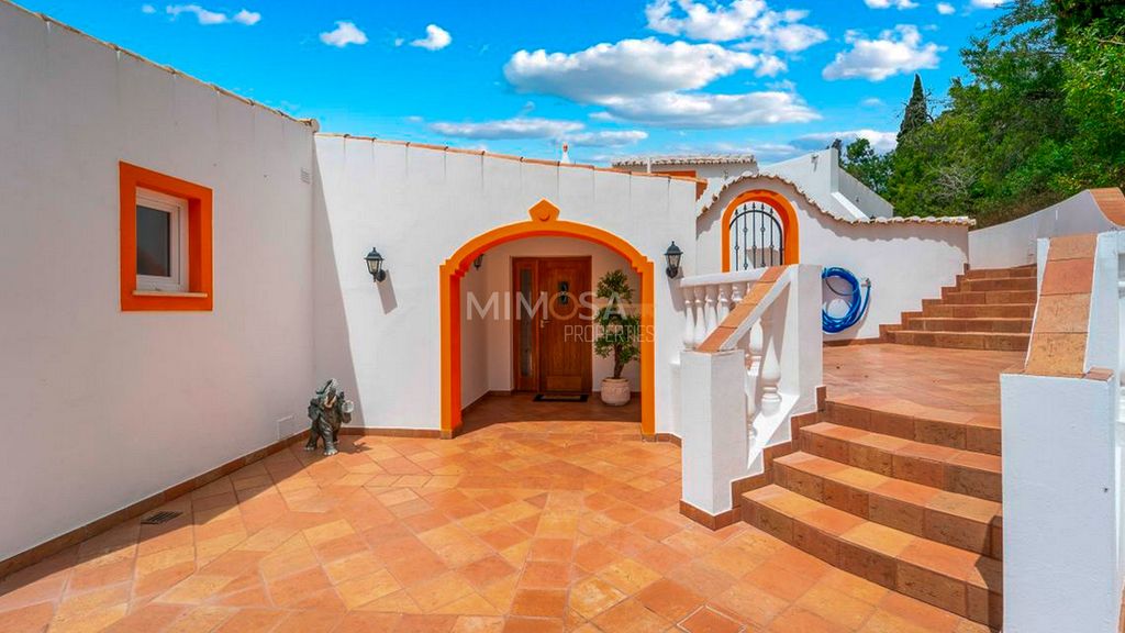 Property photo 3 of 47