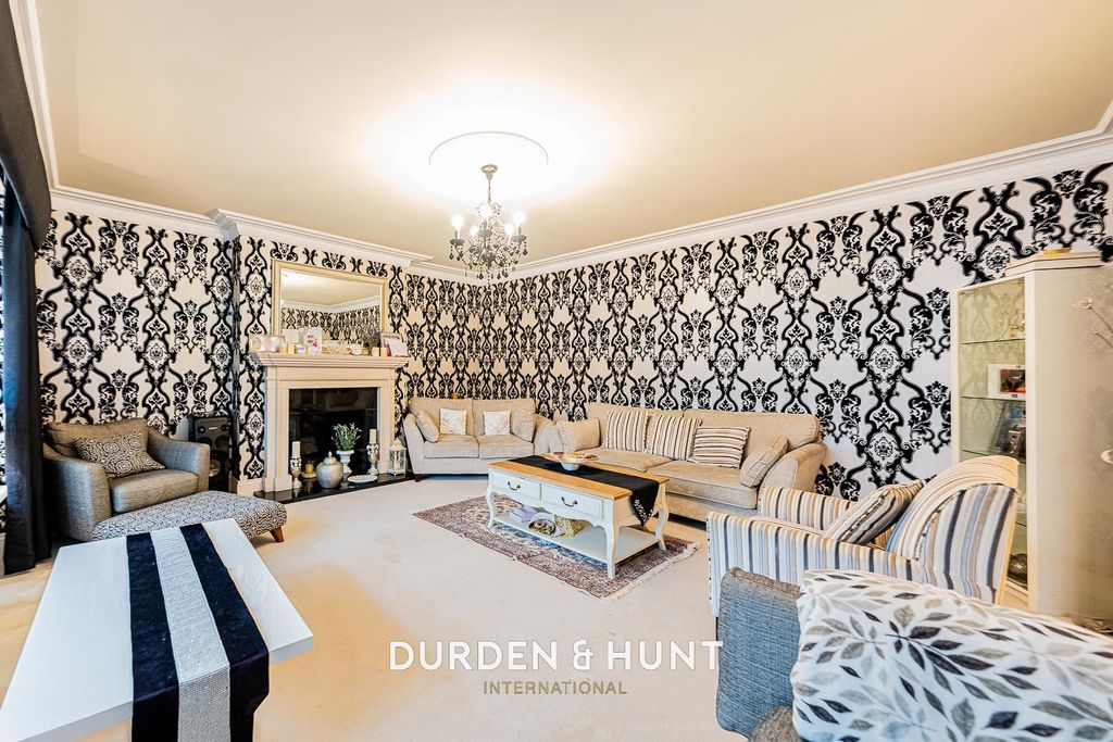 Property photo 3 of 47 Avenue-36.Jpg