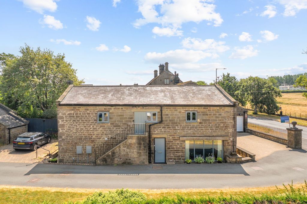 Property photo 1 of 31