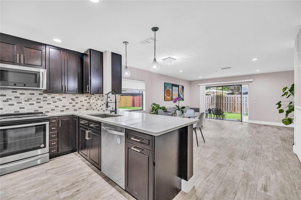 Property photo 3 of 41 <Alttext/>