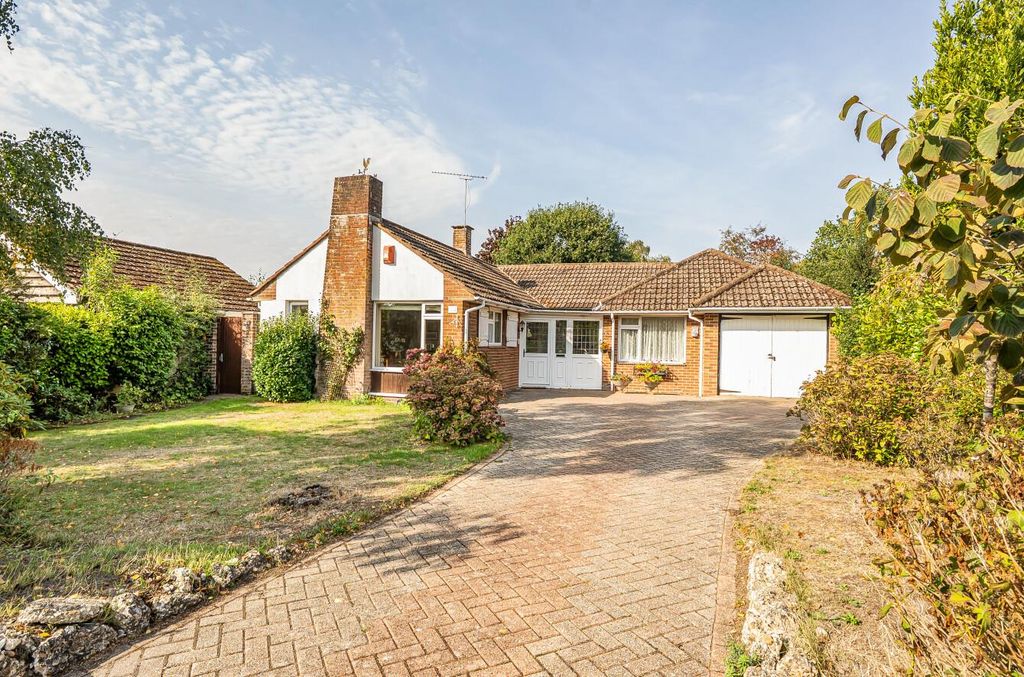 Property photo 1 of 18 Nichol Road 1 (12).Jpg