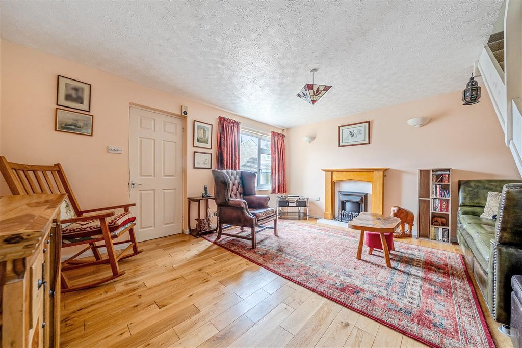 Property photo 3 of 19 1527950-20-1A111675A48Db.Jpg