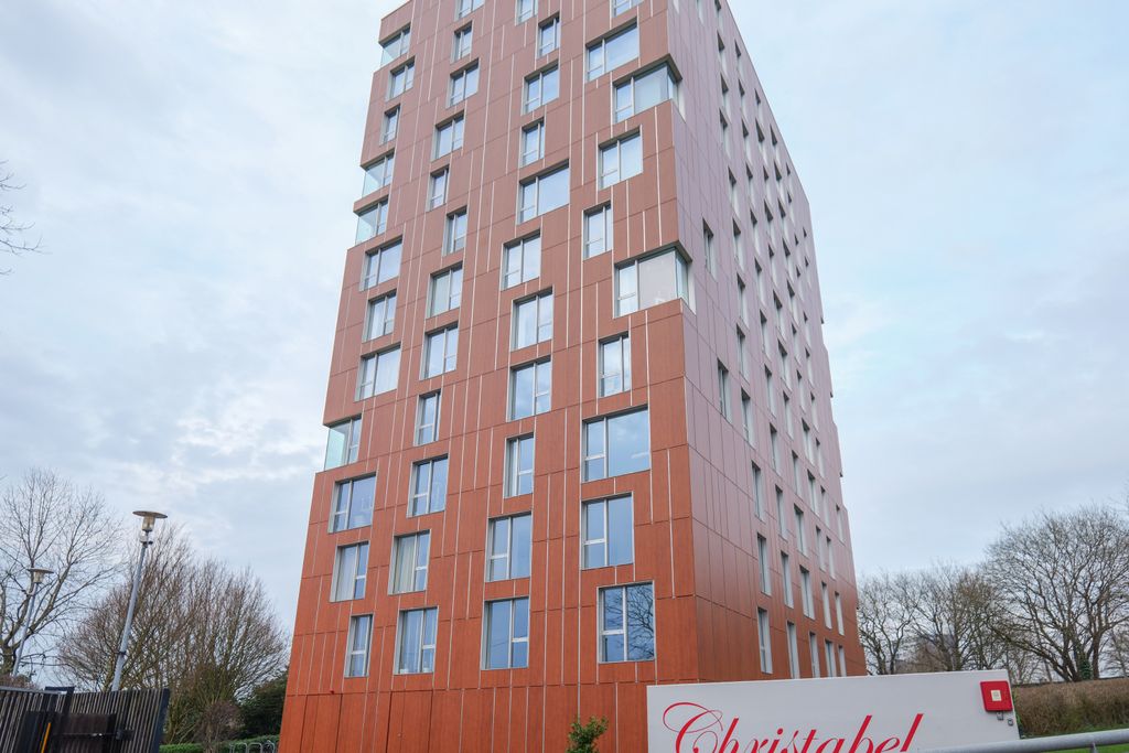 Property photo 1 of 24