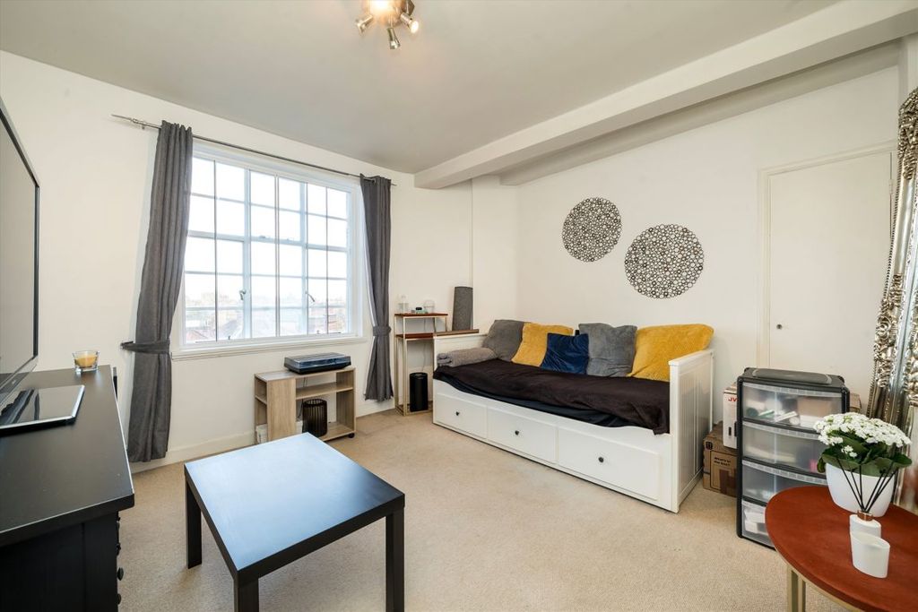 Property photo 2 of 4