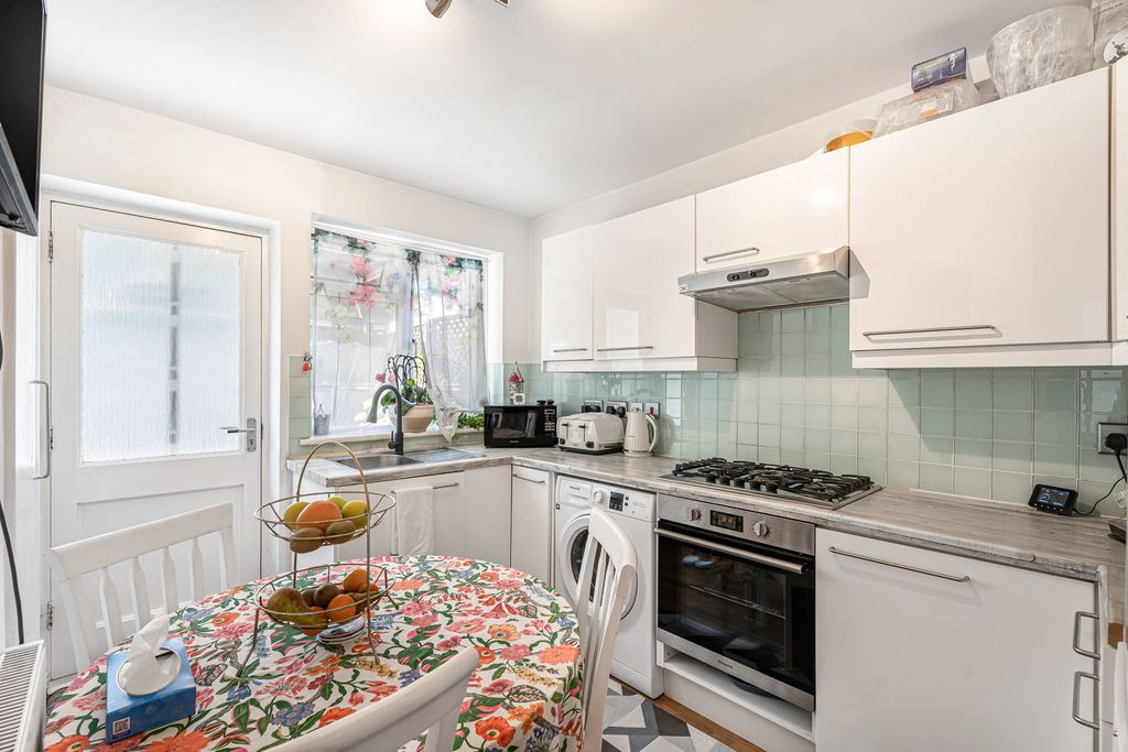 Property photo 2 of 16 Kitchen