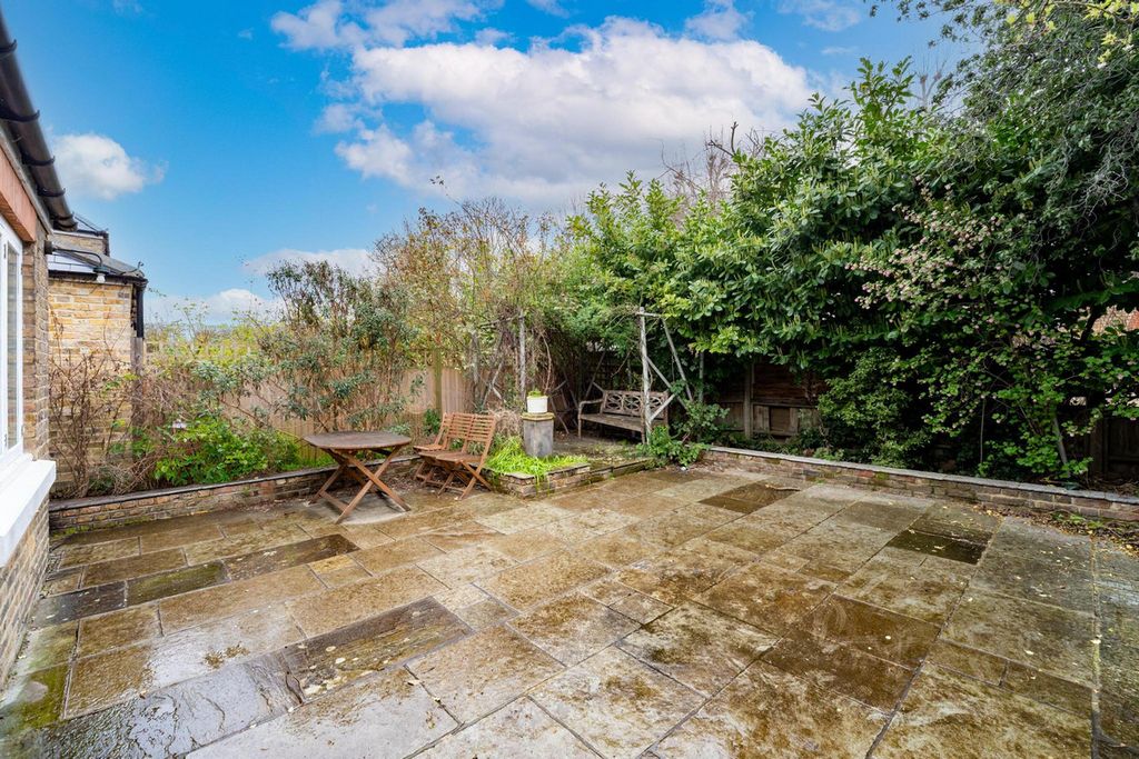 Property photo 3 of 17