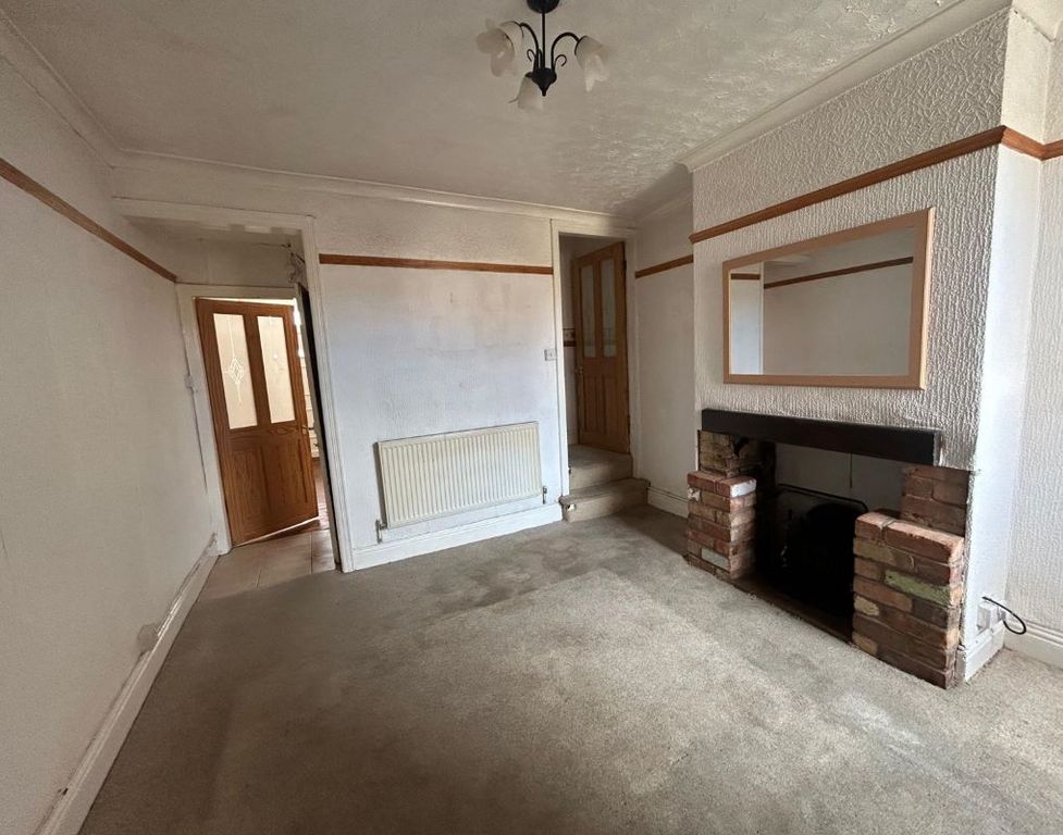 Property photo 2 of 8