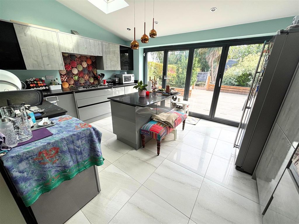 Property photo 2 of 15 Image0032Bright.Jpg