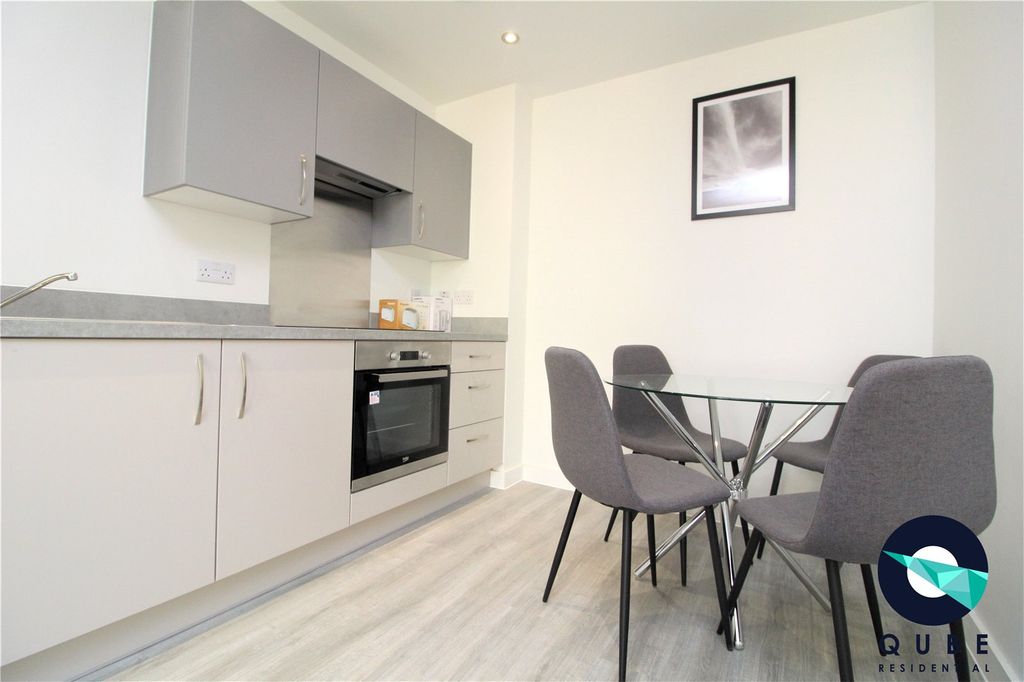 Property photo 3 of 7 Kitchen