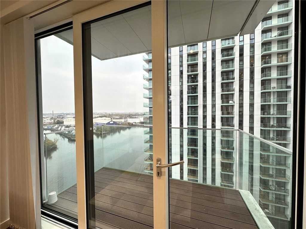 Property photo 3 of 13 Balcony