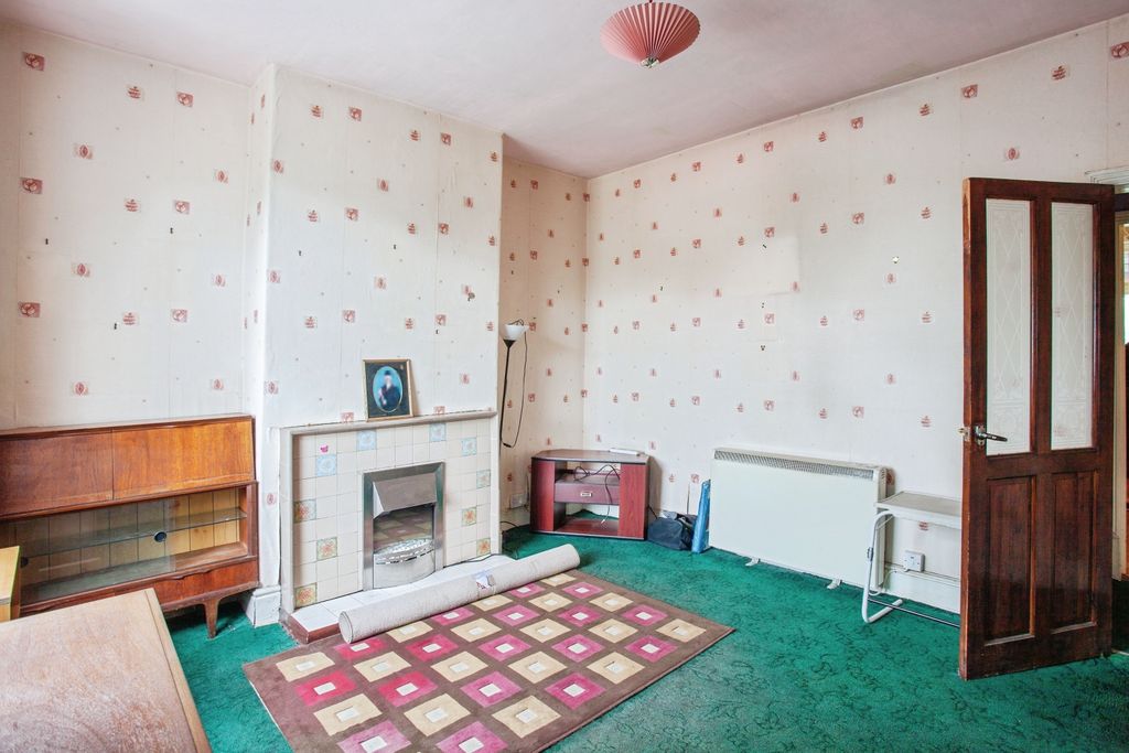 Property photo 2 of 16