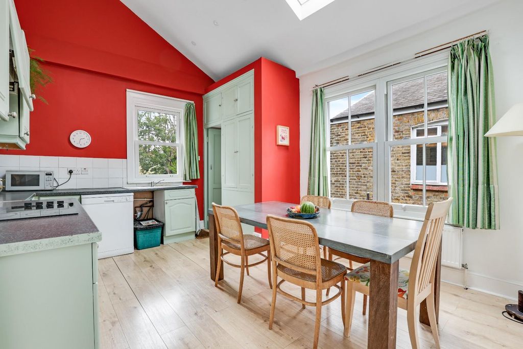 Property photo 3 of 15 10-B9c6Jhpropworld - 46 Lawrie Park Road - 25.Jpg