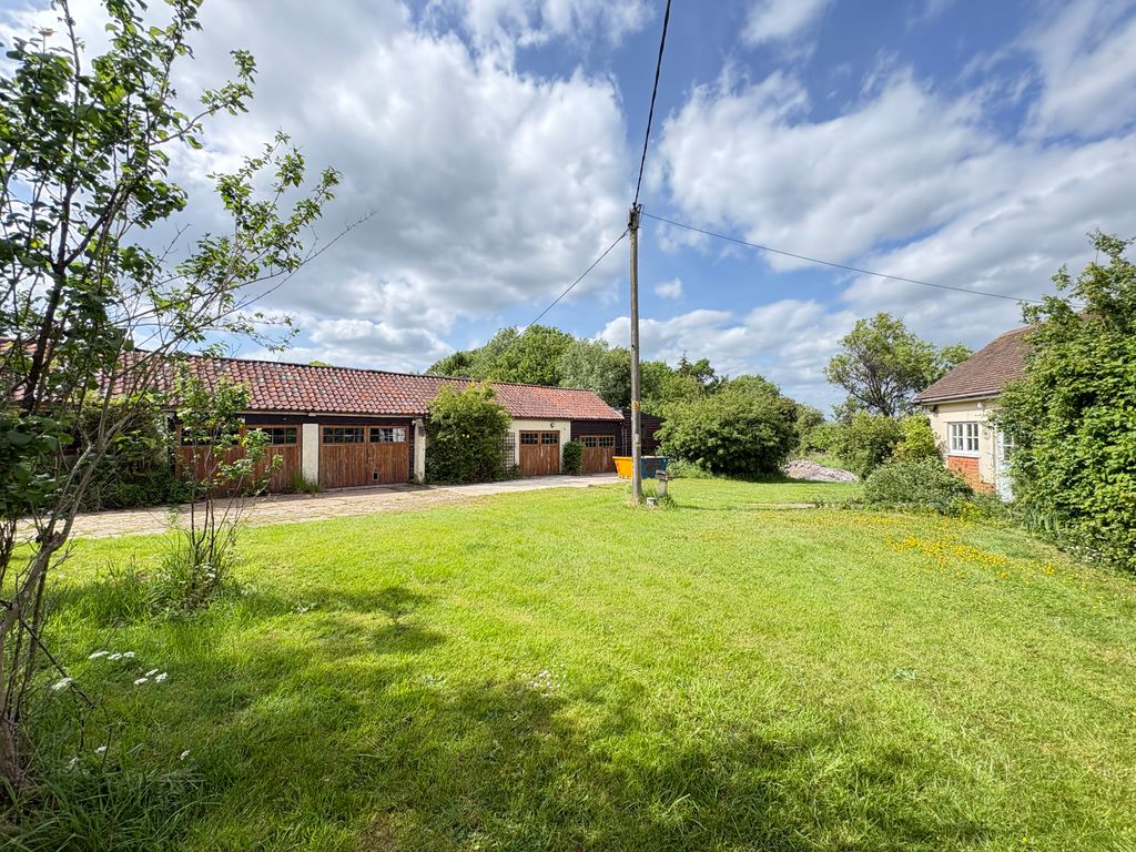 Property photo 2 of 23