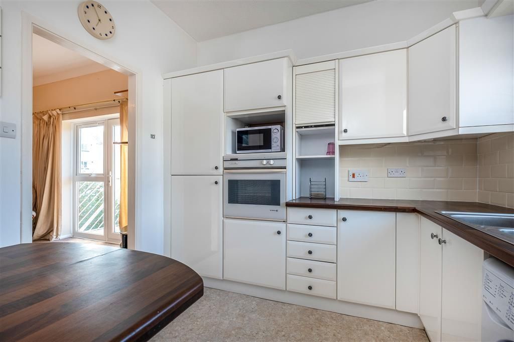 Property photo 2 of 8 Kitchen