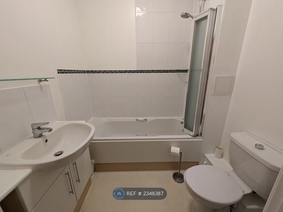 Property photo 3 of 13 Bathroom