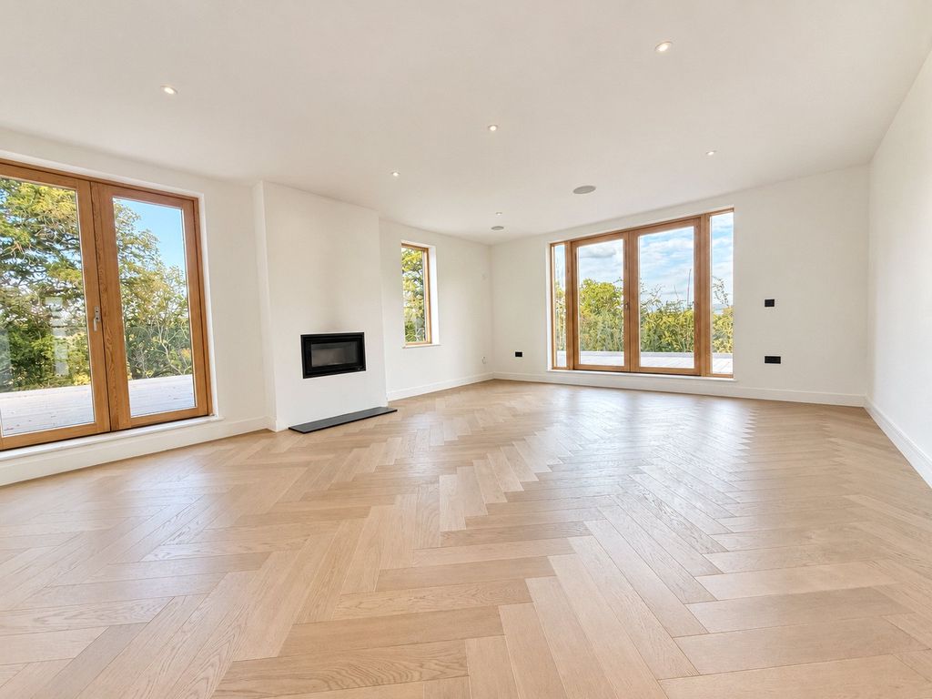 Property photo 2 of 17 Picture No. 39