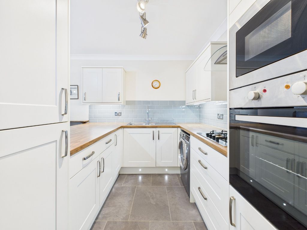 Property photo 2 of 13 4249812