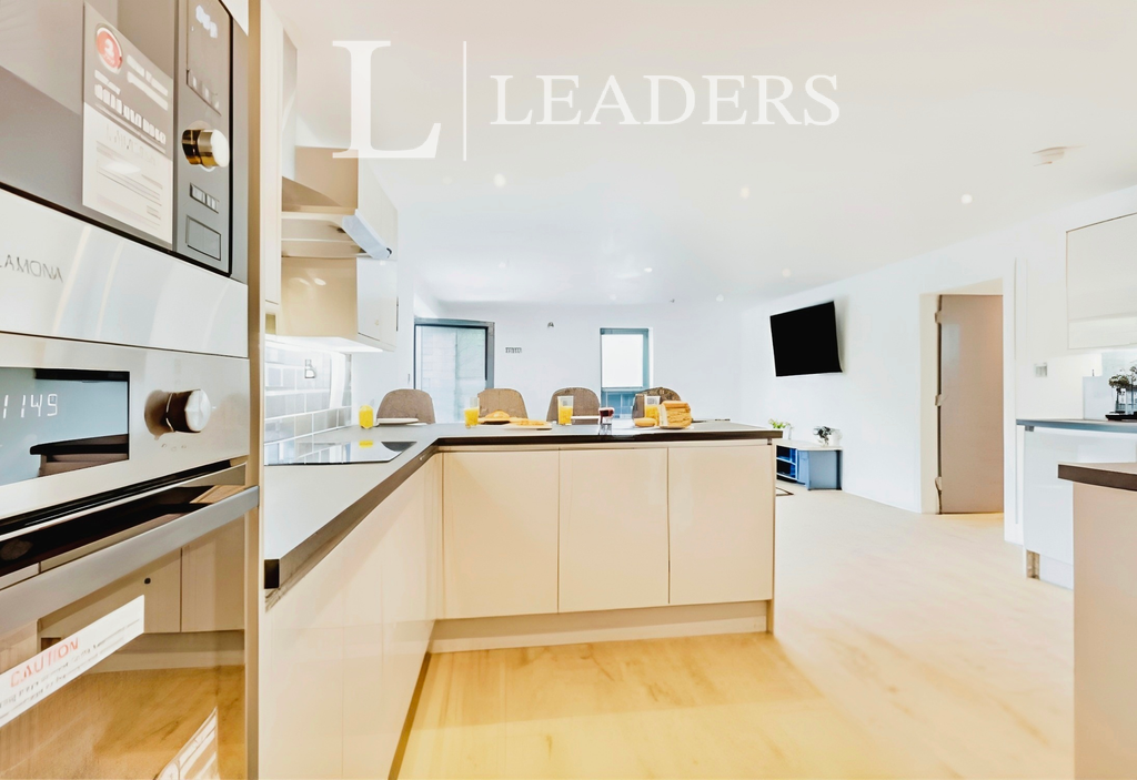 Property photo 3 of 8 E