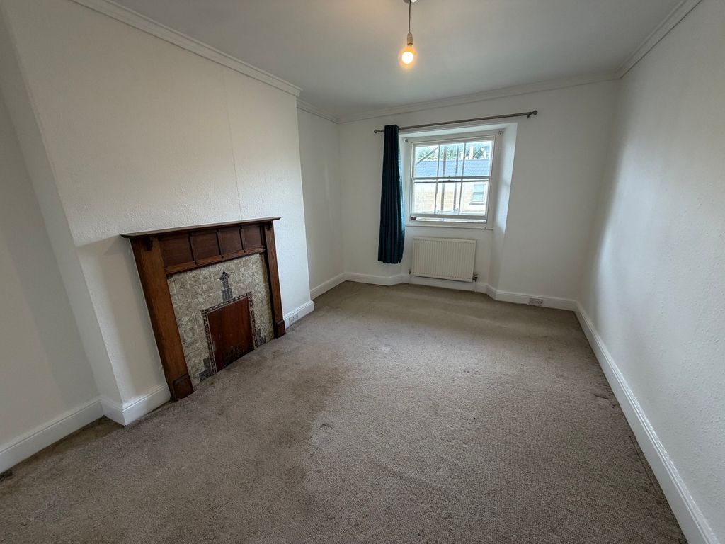 Property photo 2 of 8 Bedroom 1
