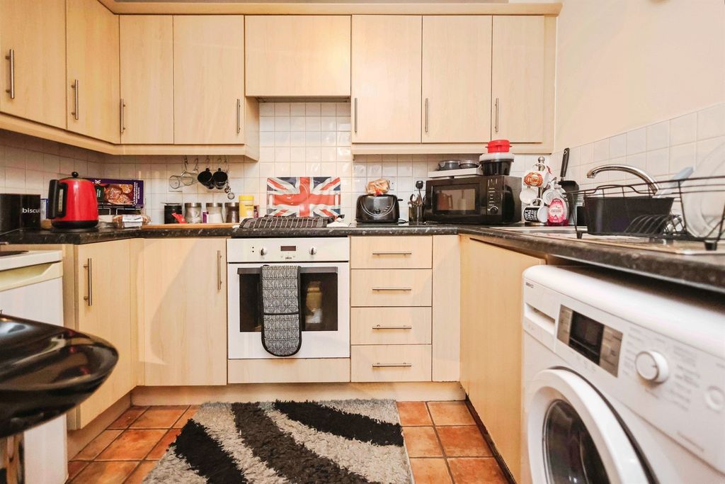 Property photo 3 of 12