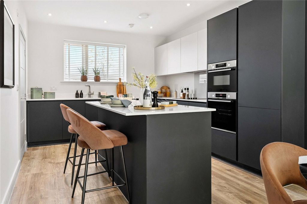 Property photo 2 of 16 Picture No. 01