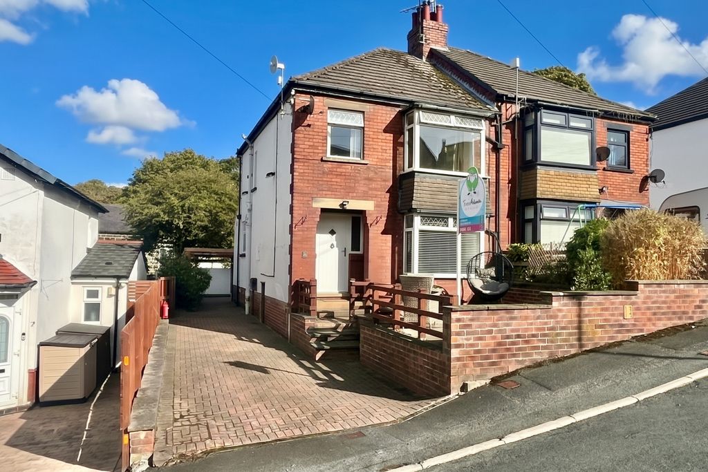 Property photo 1 of 22 Front View - Ewemove Otley