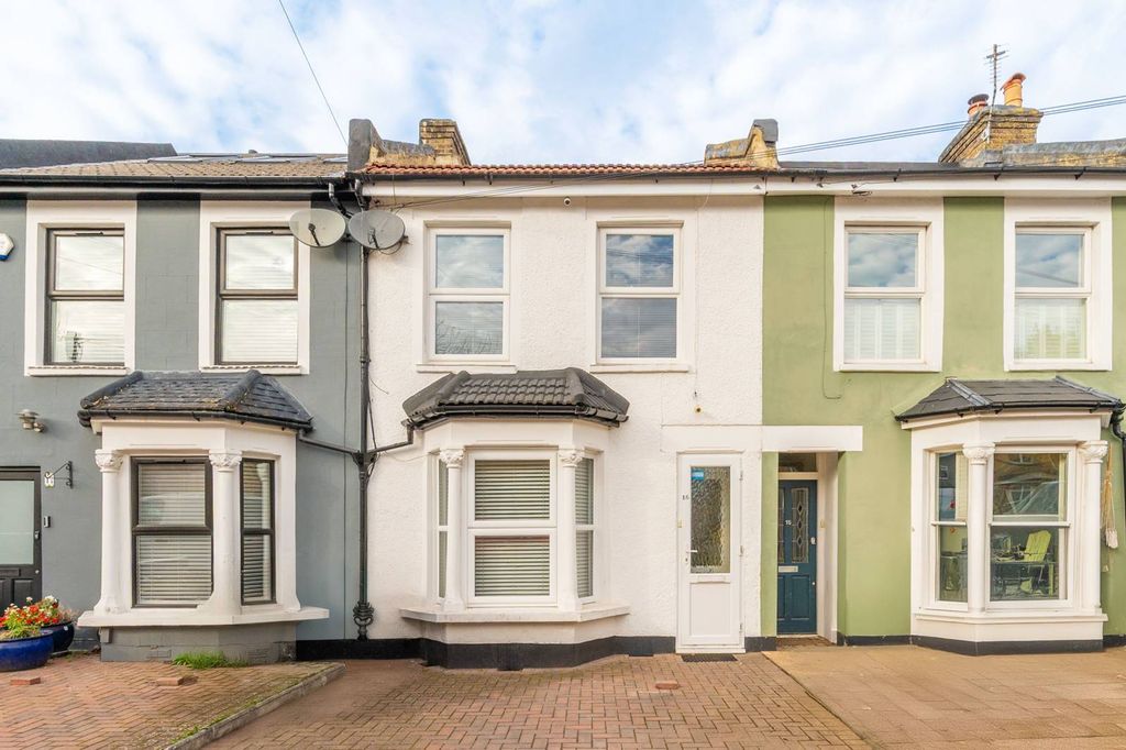 Property photo 2 of 12