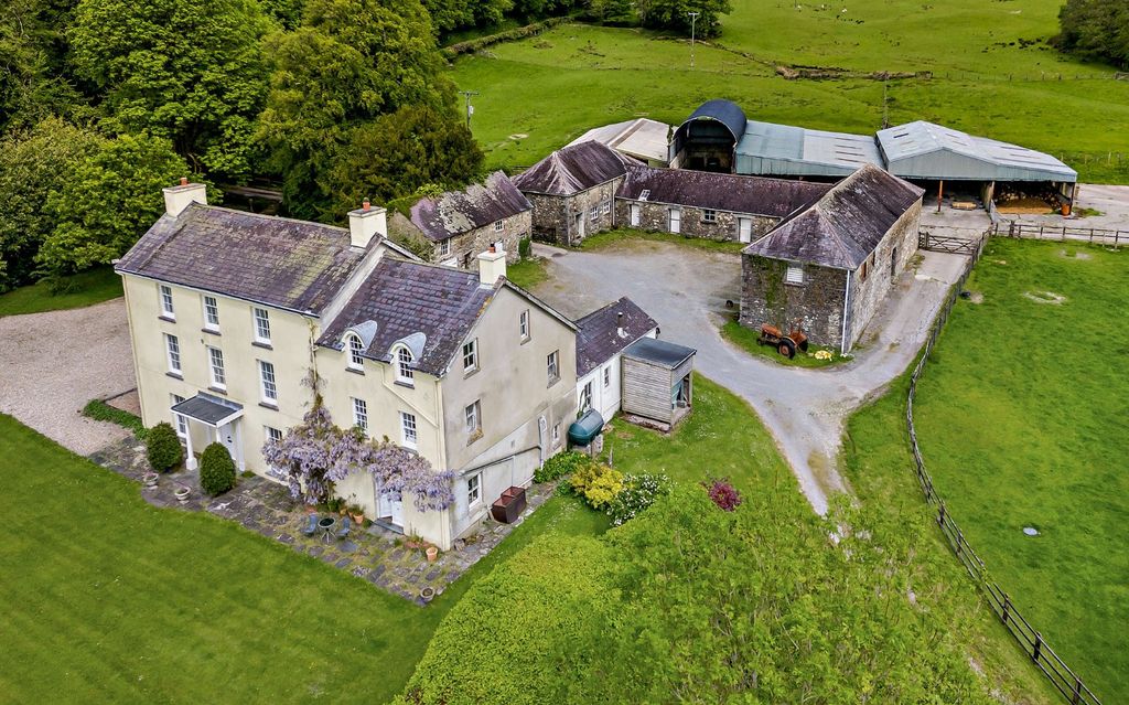 Property photo 3 of 35 Aerial