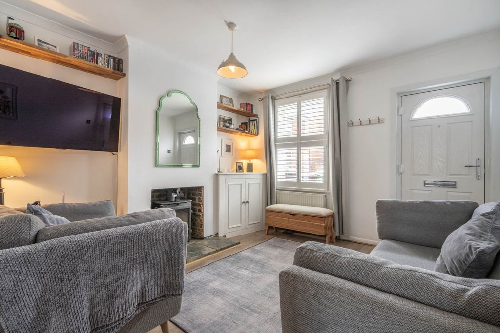 Property photo 2 of 11