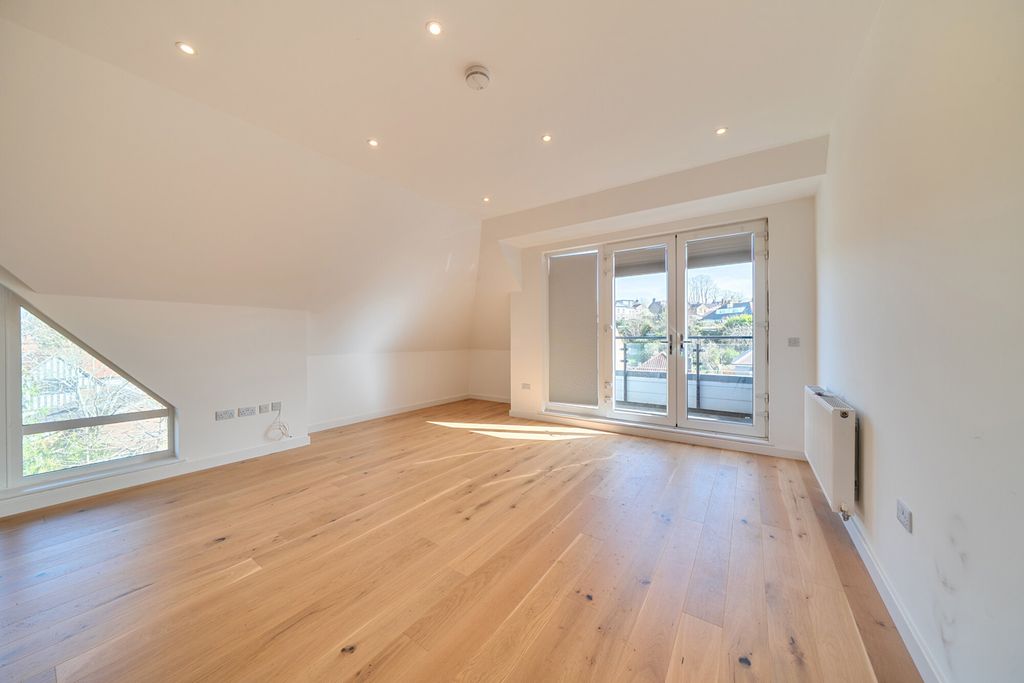 Property photo 2 of 14 1431426-6-69B9664...