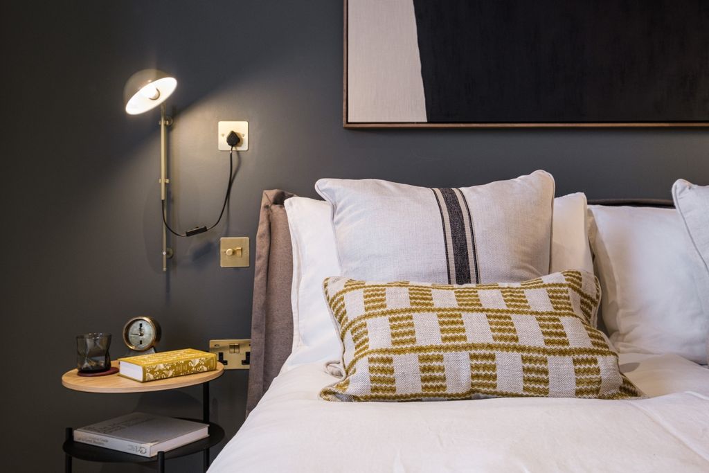 Property photo 2 of 6