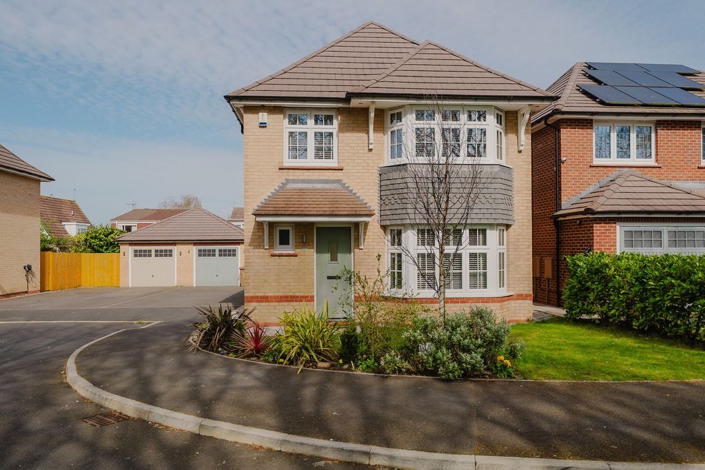 Property photo 1 of 28