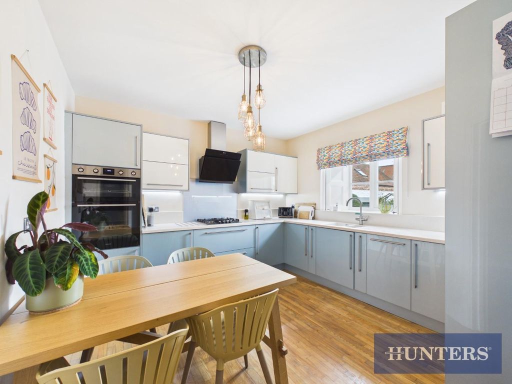 Property photo 3 of 28 Cam02804G0-Pr0444-Still002.Jpg