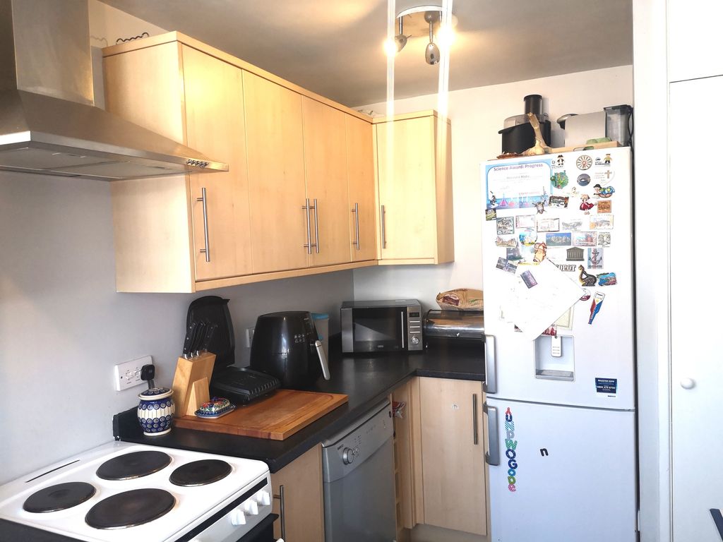 Property photo 3 of 9