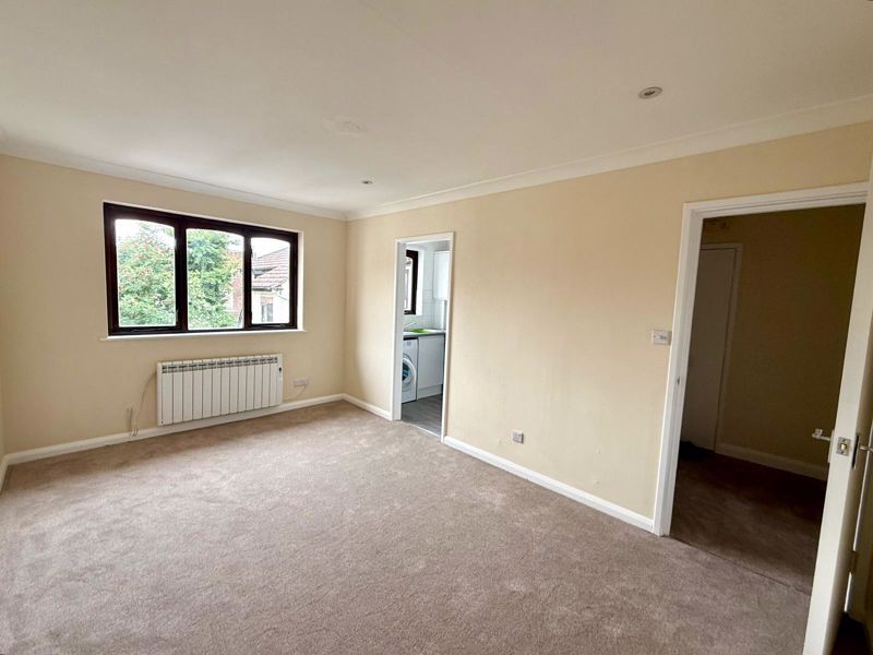 Property photo 1 of 6 Photo 8