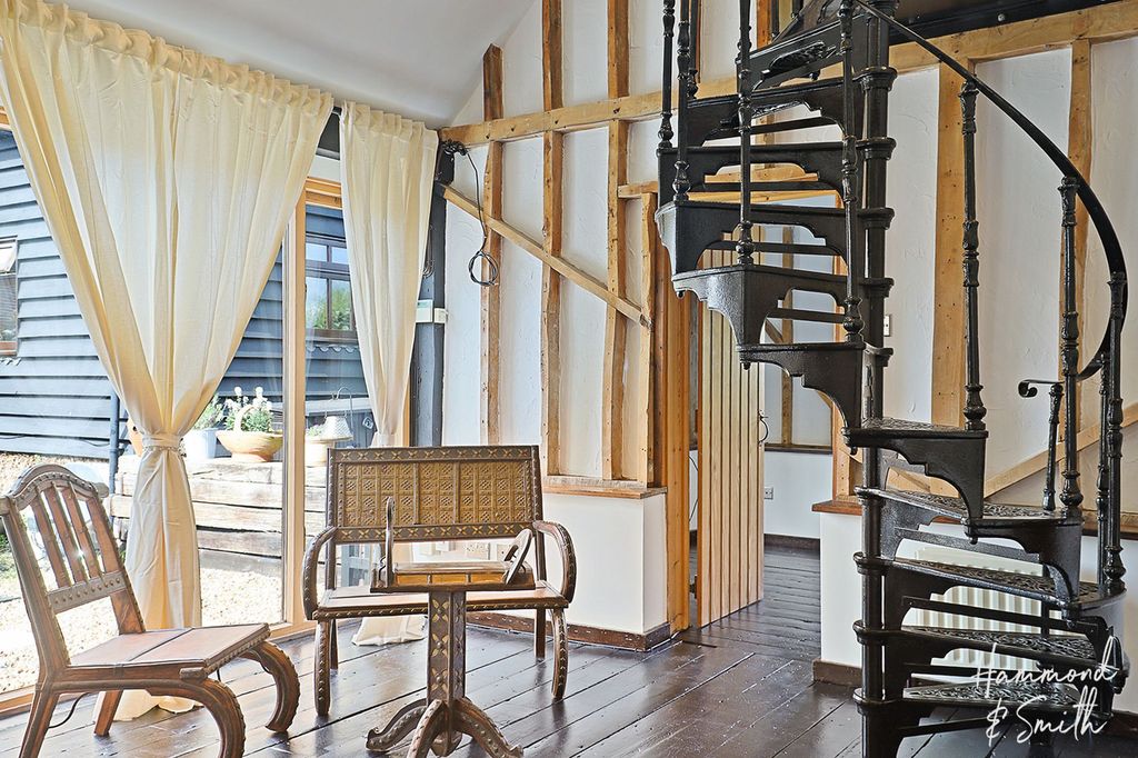 Property photo 3 of 19