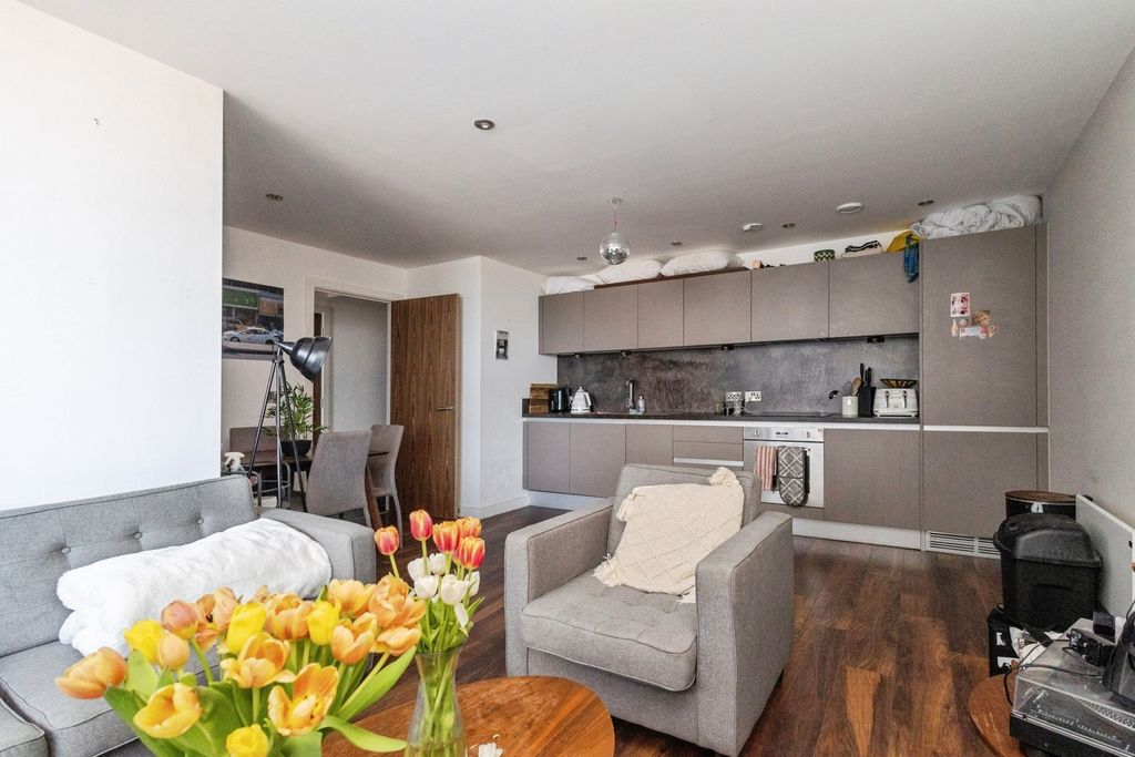 Property photo 2 of 14 Pbox-Img.Jpg