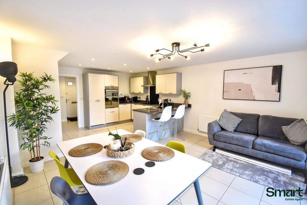 Property photo 3 of 22