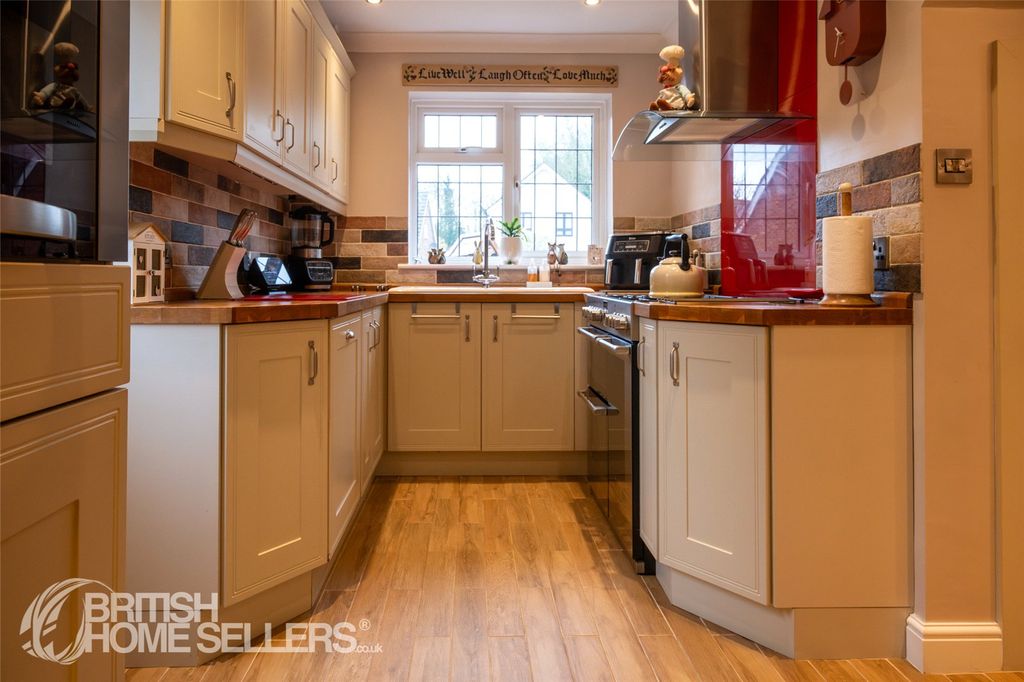 Property photo 3 of 22 Picture No. 34