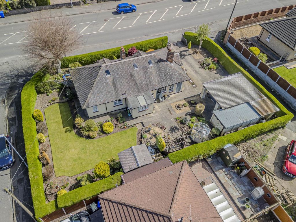 Property photo 2 of 32