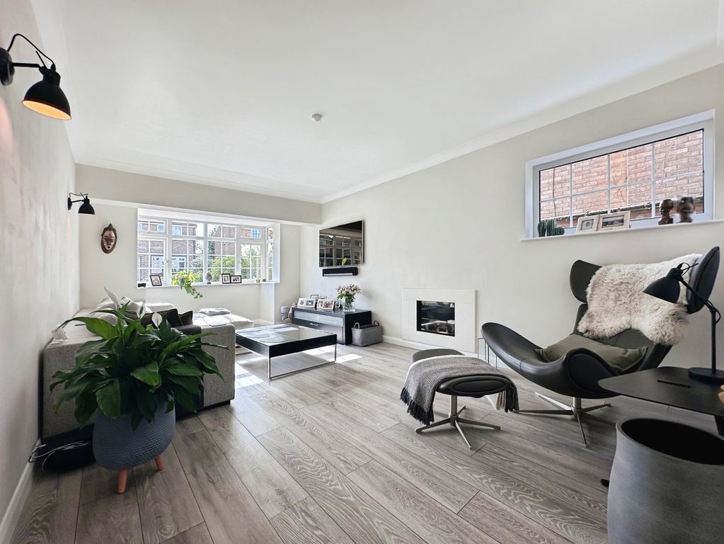 Property photo 2 of 17 Pbox-Img.Jpg