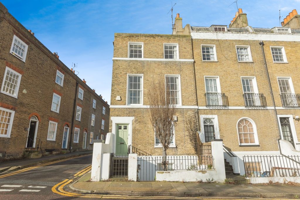 Property photo 1 of 14 Front