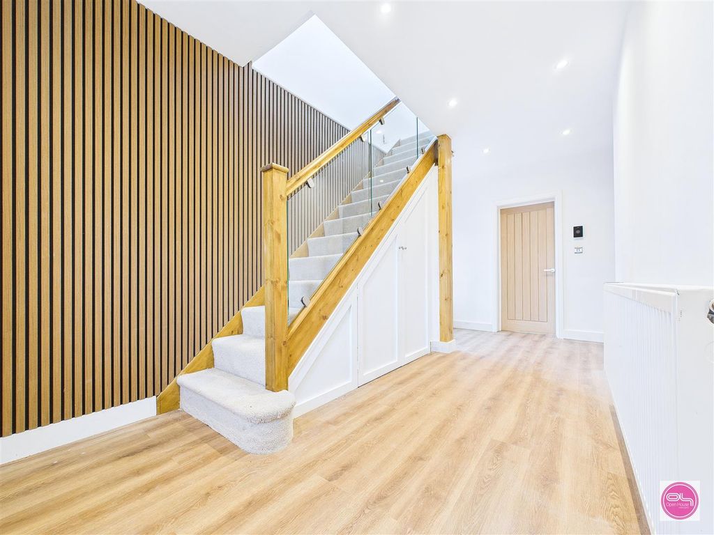 Property photo 1 of 36 Moat Bank, Bretby (1).Jpg