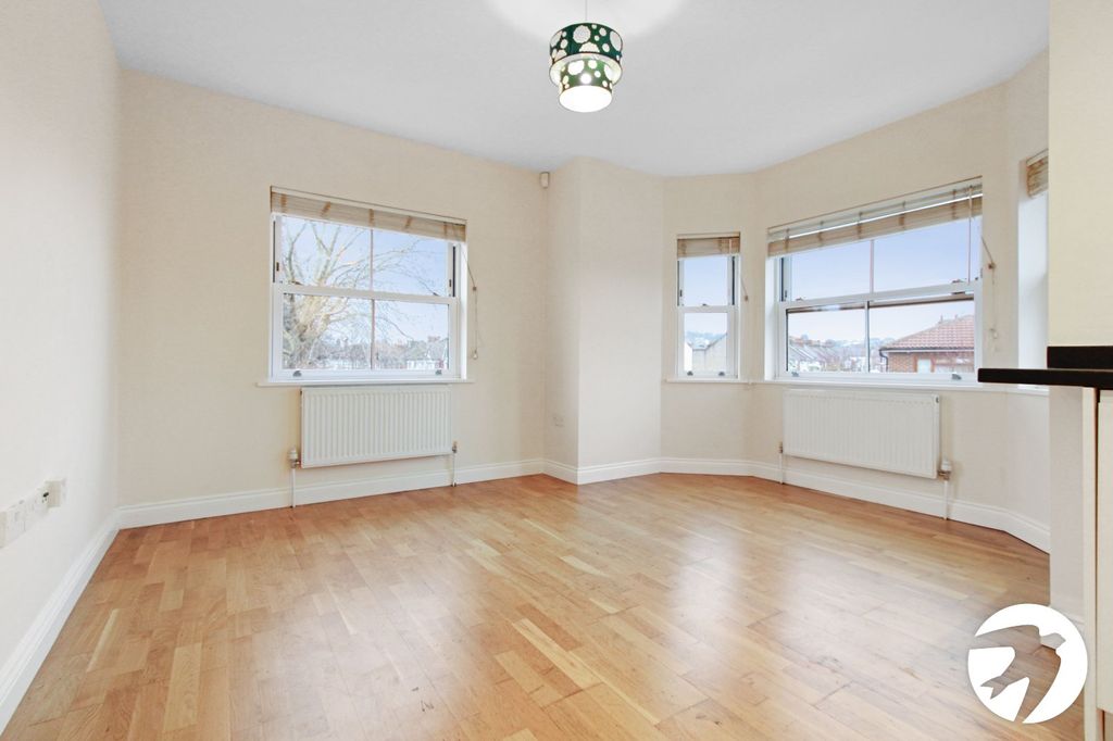 Property photo 3 of 8 Picture No. 06